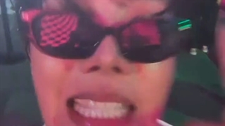 خلاصه ایی از پارتی جیهوپ در ساختمان هایب به مناسبت انتشار سولو و آلبومش به نام jack in the box  . توضیحات رو حتمااااا بخونید