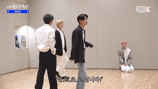 انهایپن در برنامه Idol Theater جنگ تنهایی، تنها دوست‌دار شکلات نعنایی برای معرفی شکلات‌نعنای به بقیه‌ی اعضا + زیرنویس-فارسی