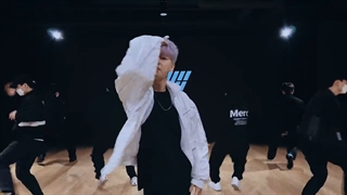 کاور گروه آیکن iKON از آهنگ جیک جین Jikjin(خود ترژر هم هستن:")