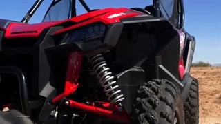 رقابت دو باگی UTV هوندا و یاماها -