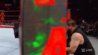 مسابقه تیمی رومن رینز و ست رالینز مقابل کوین اونز و کریس جریکو در raw 2016 ماه دسامبر 19