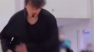 جونگ کوک با موهای بلند