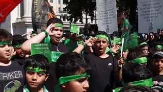 سرود جهانی سلام یا مهدی در شهر لندن انگلیس بدون موسیقی