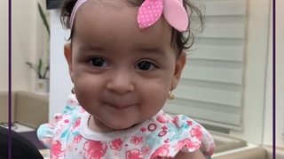 یک عدد قند عسل که با داداشی اومده دندان هاش رو درست کنه