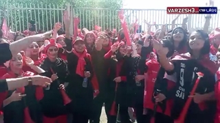 حضور بانوان پرسپولیسی اطراف ورزشگاه آزادی 1400/06/09