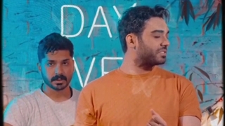 اینجا کنارم...