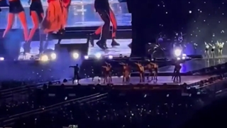 کنسرت جدید آیو(کپشن)