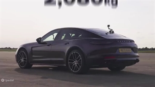 درگ ب ام و M5 CS با پورشه پانامرا توربو S