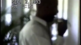 مایکل جکسون به همراه الیزابت تیلور در سفری به سنگاپور (سال 1993)