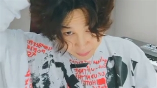 جیمینااااا بگو ک قرار نیست دوباره موهاتو قارچی کوتاه کنی T_T فقط سلام علیکش:")