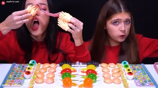 چالش غذاخوری دونفره زیبا جذاب وباحال