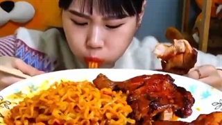 اسمرفود/کوتاه/خوردن مرغ تند/نودل تند