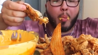 اسمرفود/کوتاه/خوردن مرغ سوخاری/سس پنیری/کپشن بخونید