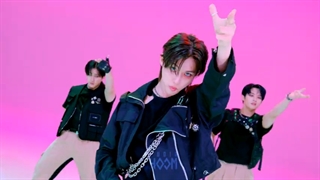 اجرای اهنگ "CASE 143" استودیو چوم (Studio Choom)