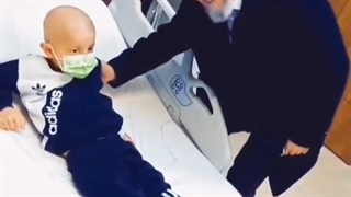 ملاباسم کربلایی وکودک سرطانی