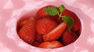 روش تزیین کیک میوه ای