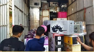 بارچینی کامیون در اسباب کشی