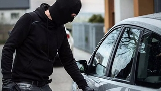 سرقت ماشین فقط با یک فندک توسط یک باند حرفهای