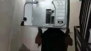 حمل یخچال از پله