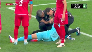 صحنه برخورد بیرانوند و حسینی و مصدومیت بیرانوند در دقیقه ی 8 بازی