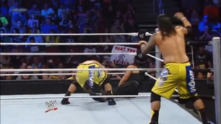 مسابقه The Usos vs. Seth Rollins & Roman Reigns: SmackDown, May 17, 2013
