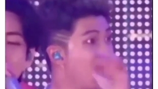 میدونم که جین تا دیر وقت بیدار بوده!