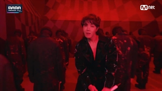 اجرای Open the j-hope's box + MORE + Arson از جیهوپ در مراسم ماما