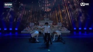 رد کارپت، دریافت جایزه و اجرای کامل "TXT" در "MAMA2022 award"