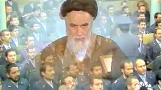 اجرای سرود آیت آسمانی توسط نیروی هوایی ارتش در محضر امام خمینی(ره)