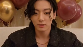 لایو اخیر جونگکوک در ویورس به عنوان"I'm Here" در قطر با زیرنویس فارسی آنلاین