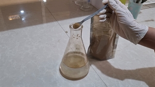 تست حلالیت اسید آمینه پودری آریا نانوسیز