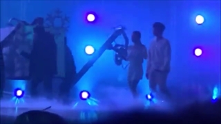 مومنت دویونگ و نینگ نینگ در اس بی اس گایو ! دویونگ خیلی جنتلمنههه  NCT'S DOYOUNG HELPS AESPA'S NINGNING AT SBS GAYO DAEJEON