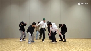 پرکتیس اجرای مراسم "SBS2022" (کاور اهنگ"dope-BTS) از "enhypen"