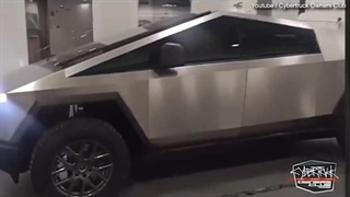 نگاهی به داخل اولین سایبرتراک تولید شده‌ی تسلا