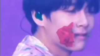 وقتی جونگکوک پز تهیونگ رو میده