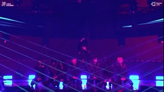 اهنگ Red Lights ورژن 8ot از استری کیدز در کنسرت