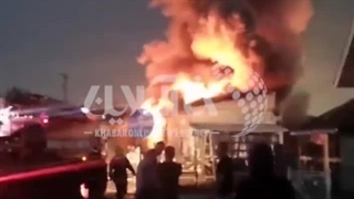 آتش سوزی گسترده در یک فروشگاه لوازم ساختمانی در مسکو