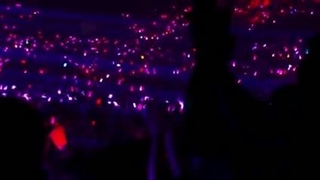 اجرای زنده آهنگ آیدل اوشی نو کو (idol) از یوآسوبی YOASOBI-240p