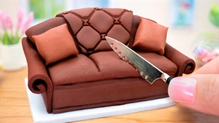 نرم ترین کیک مبل شکلاتی مینیاتوری را مرحله به مرحله در مینی آشپزخانه درست کنید - ایده تزیین کیک ASMR