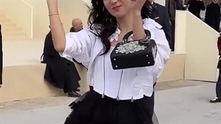 Jisoo vient d'assister au défilé Dior à la Fashion Week de Paris. | JISOOxDiorAW25 #jisoo