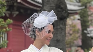 عروس با مو فر در مرکز فر مو سیمین